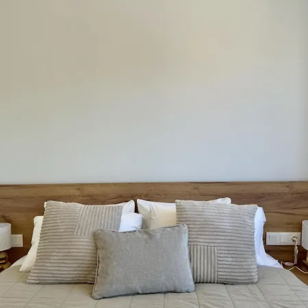 Oia 4 By United Renters